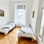 Viaduct View Apartment