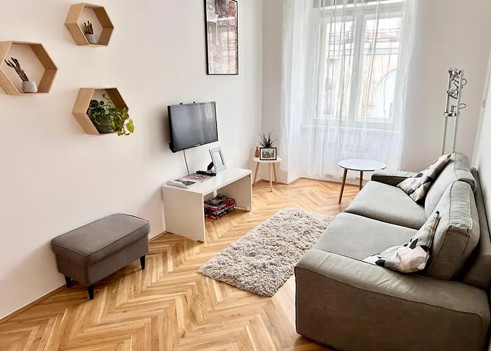 Viaduct View Apartment