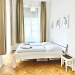 Viaduct View Apartment